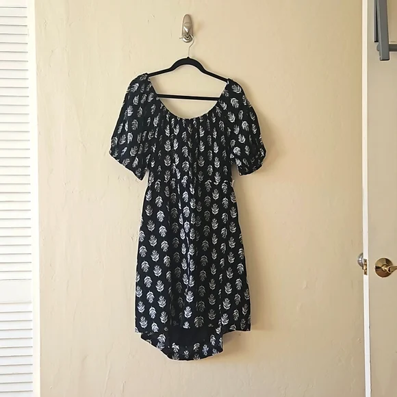 old navy backless dress Guess Sexy Black Dress (S-M) – Holy Thrift main image 1